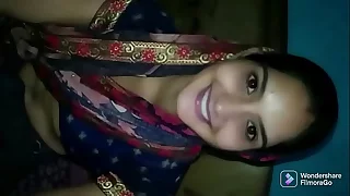 Pizza delivery boy scurvy Indian hot girl alone and fucked her.